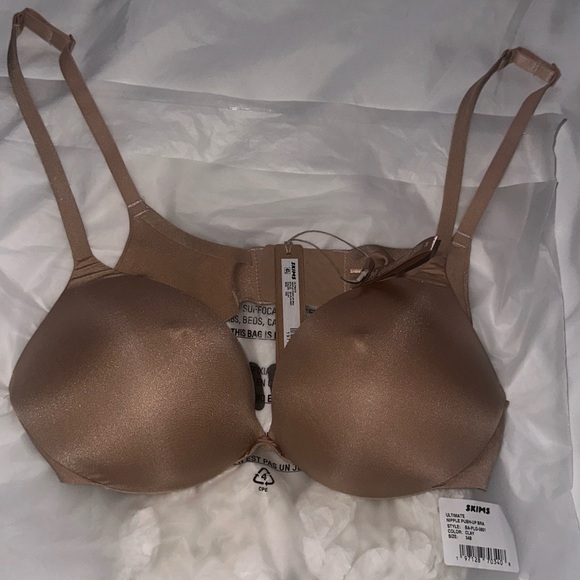 NWT SKIMS ULTIMATE NIPPLE PUSH UP  Bra - Picture 1 of 6
